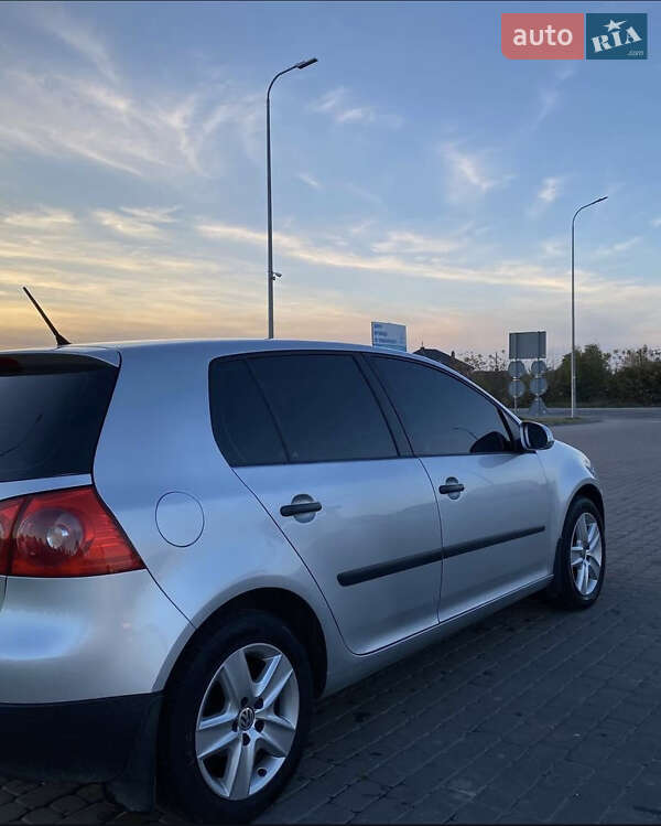 Хетчбек Volkswagen Golf 2006 в Вінниці