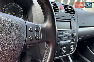 Хэтчбек Volkswagen Golf 2008 в 