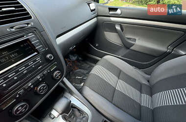 Хэтчбек Volkswagen Golf 2008 в 