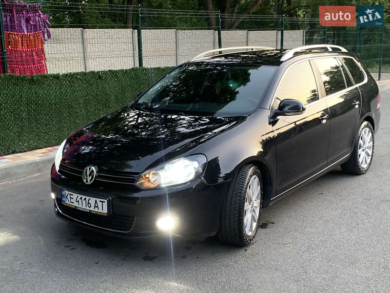 Універсал Volkswagen Golf 2010 в Дніпрі