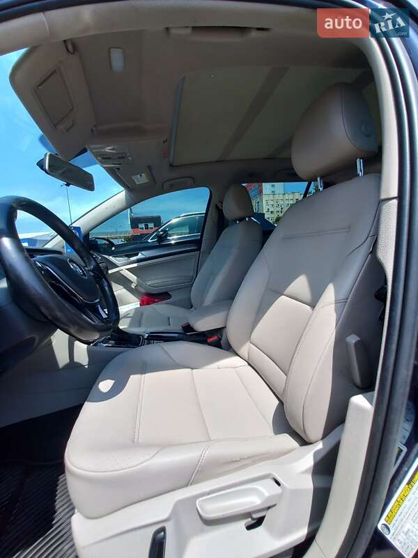 Универсал Volkswagen Golf 2016 в Львове