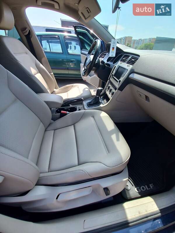 Универсал Volkswagen Golf 2016 в Львове