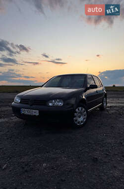 Хетчбек Volkswagen Golf 1998 в Вінниці