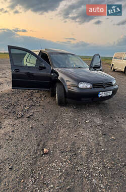 Хэтчбек Volkswagen Golf 1998 в 