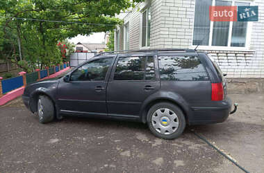 Універсал Volkswagen Golf 2001 в Умані