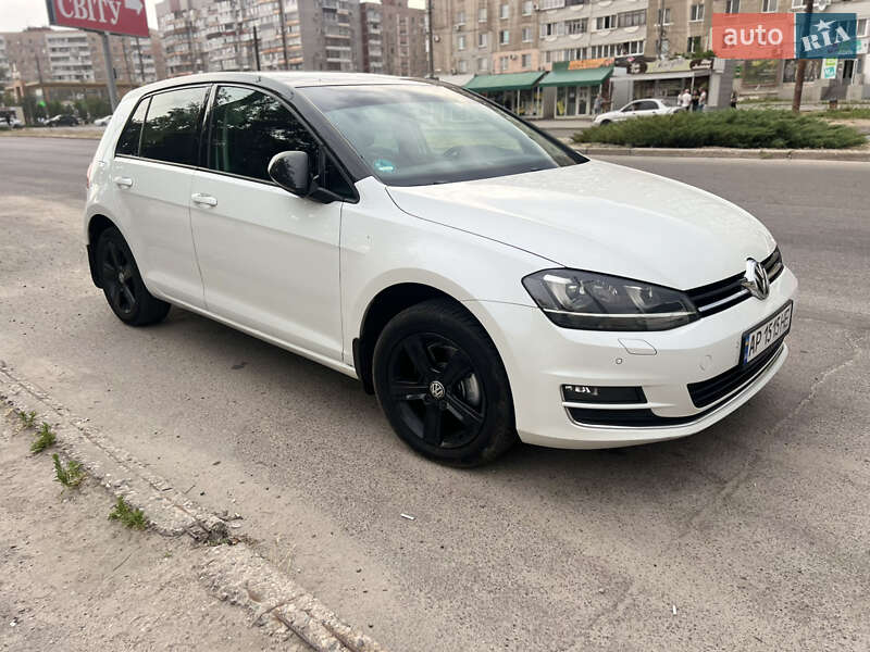 Хетчбек Volkswagen Golf 2013 в Запоріжжі