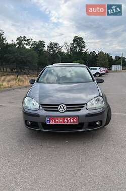 Хэтчбек Volkswagen Golf 2005 в Днепре