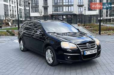 Універсал Volkswagen Golf 2009 в Івано-Франківську