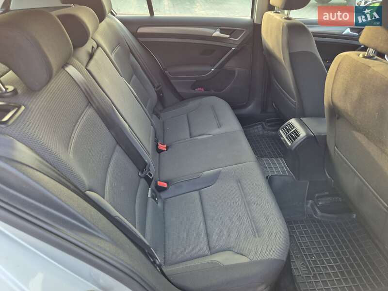 Хэтчбек Volkswagen Golf 2018 в Тернополе