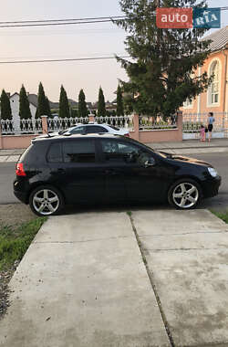 Хэтчбек Volkswagen Golf 2008 в 