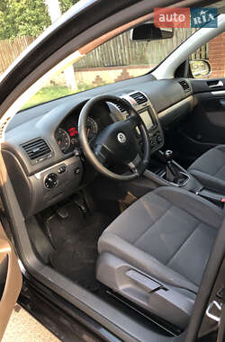 Хэтчбек Volkswagen Golf 2008 в 
