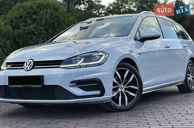 Універсал Volkswagen Golf 2017 в Дніпрі