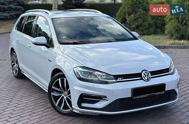 Универсал Volkswagen Golf 2017 в 