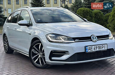Универсал Volkswagen Golf 2017 в 