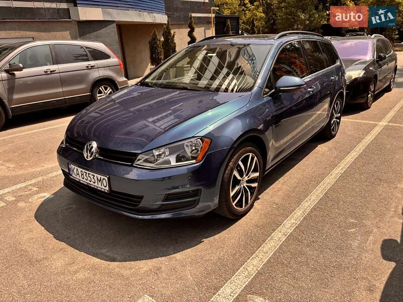 Универсал Volkswagen Golf 2016 в Киеве