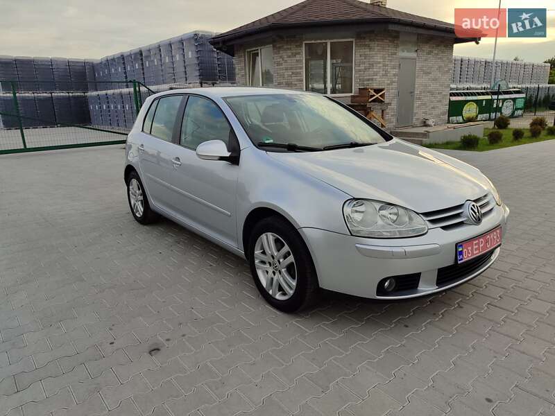 Хетчбек Volkswagen Golf 2007 в Сарнах
