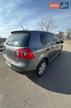 Хэтчбек Volkswagen Golf 2006 в 