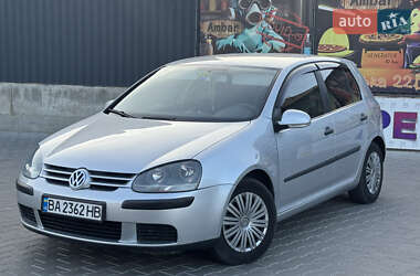 Хэтчбек Volkswagen Golf 2004 в Вознесенске