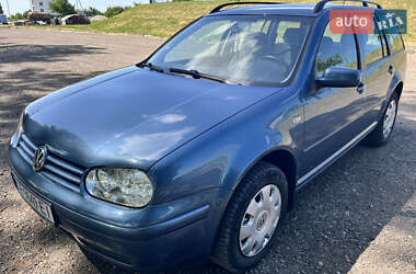 Универсал Volkswagen Golf 2003 в Черновцах
