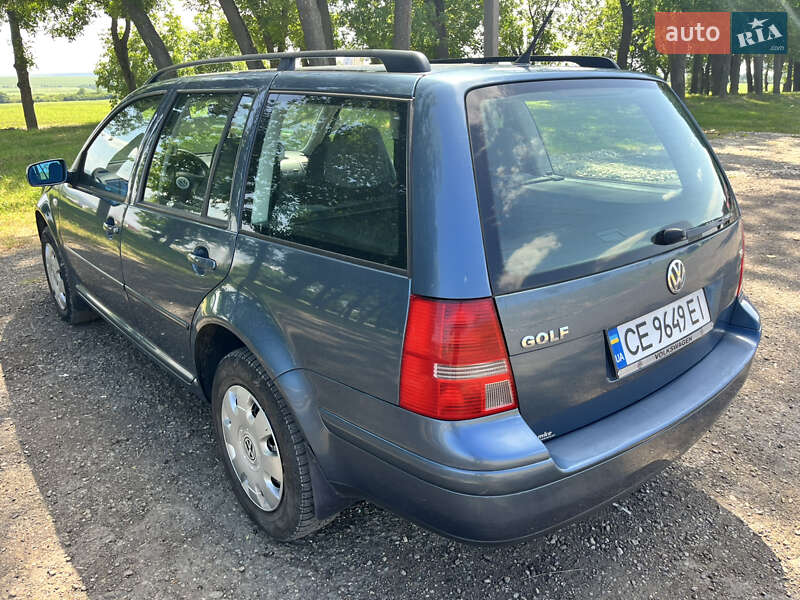 Універсал Volkswagen Golf 2003 в Чернівцях