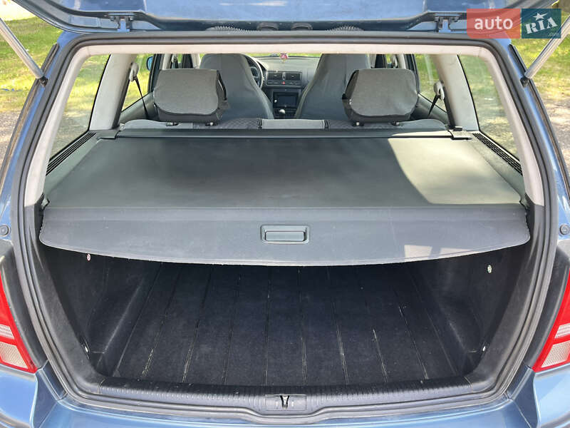 Універсал Volkswagen Golf 2003 в Чернівцях