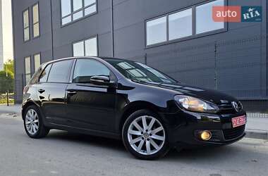 Хэтчбек Volkswagen Golf 2010 в 
