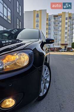 Хэтчбек Volkswagen Golf 2010 в 