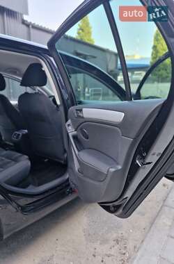 Хэтчбек Volkswagen Golf 2010 в 