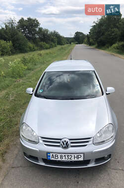 Хэтчбек Volkswagen Golf 2006 в Ильинцах