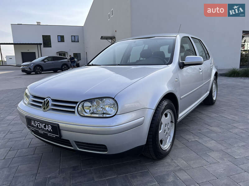 Volkswagen Golf 2003