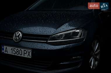 Хетчбек Volkswagen Golf 2014 в Києві