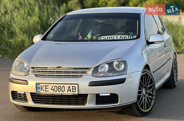 Хэтчбек Volkswagen Golf 2005 в Славянске