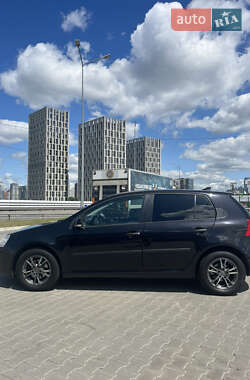 Хэтчбек Volkswagen Golf 2006 в 
