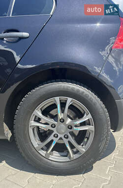 Хэтчбек Volkswagen Golf 2006 в 
