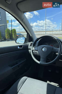 Хэтчбек Volkswagen Golf 2006 в 