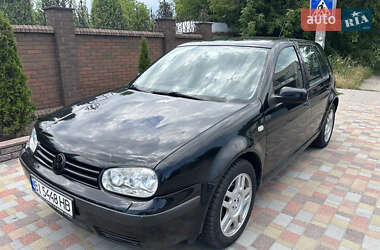 Хэтчбек Volkswagen Golf 2000 в 