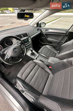 Универсал Volkswagen Golf 2014 в 