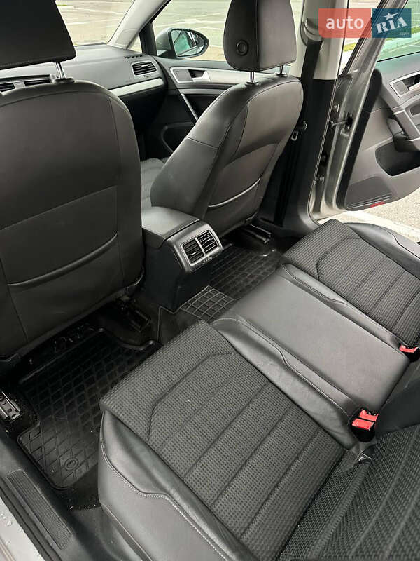 Универсал Volkswagen Golf 2014 в Киеве