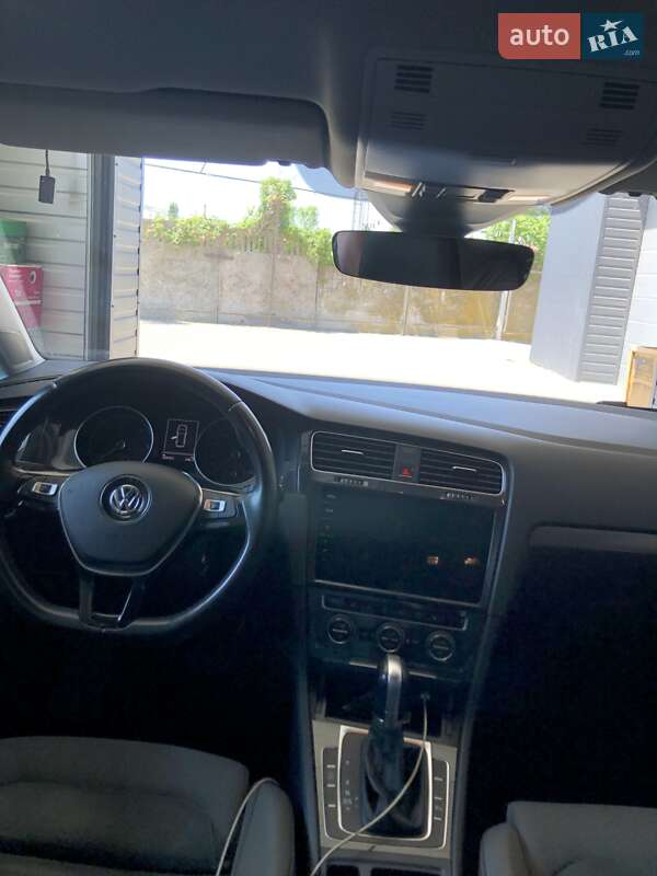 Универсал Volkswagen Golf 2018 в Одессе