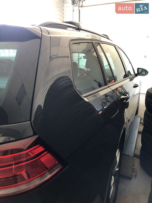 Универсал Volkswagen Golf 2018 в Одессе