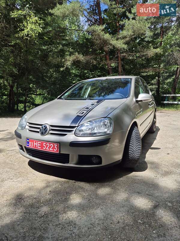 Volkswagen Golf 2004