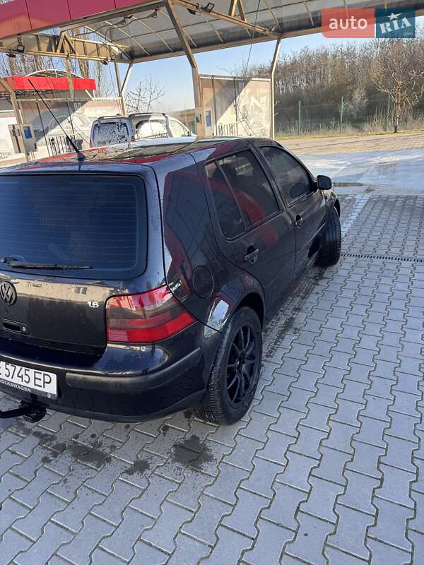 Хэтчбек Volkswagen Golf 2001 в Черновцах