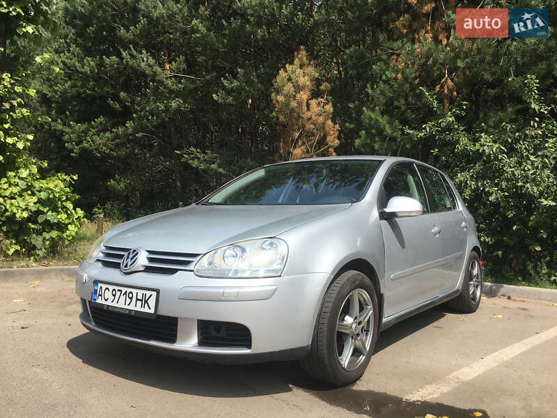 Хетчбек Volkswagen Golf 2008 в Ірпені