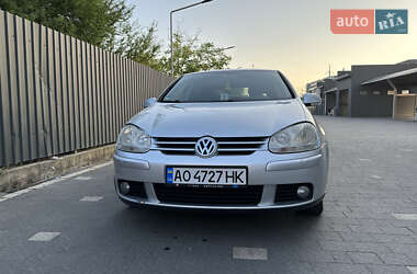 Хэтчбек Volkswagen Golf 2006 в Ужгороде