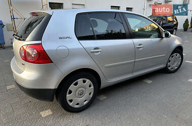 Хэтчбек Volkswagen Golf 2006 в 
