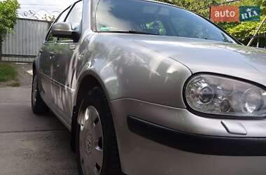 Хетчбек Volkswagen Golf 2003 в Ладижині