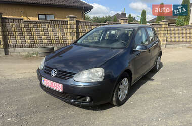 Хэтчбек Volkswagen Golf 2004 в Ровно