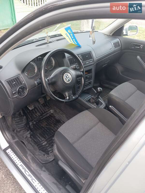 Универсал Volkswagen Golf 2004 в Яготине