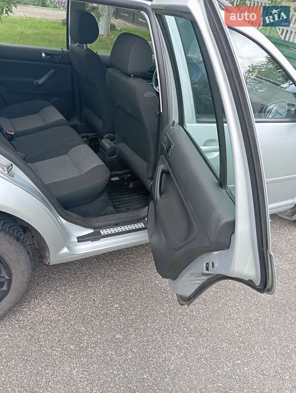 Универсал Volkswagen Golf 2004 в Яготине