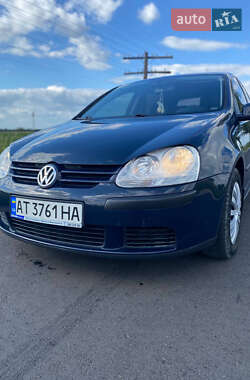 Хэтчбек Volkswagen Golf 2005 в Надворной
